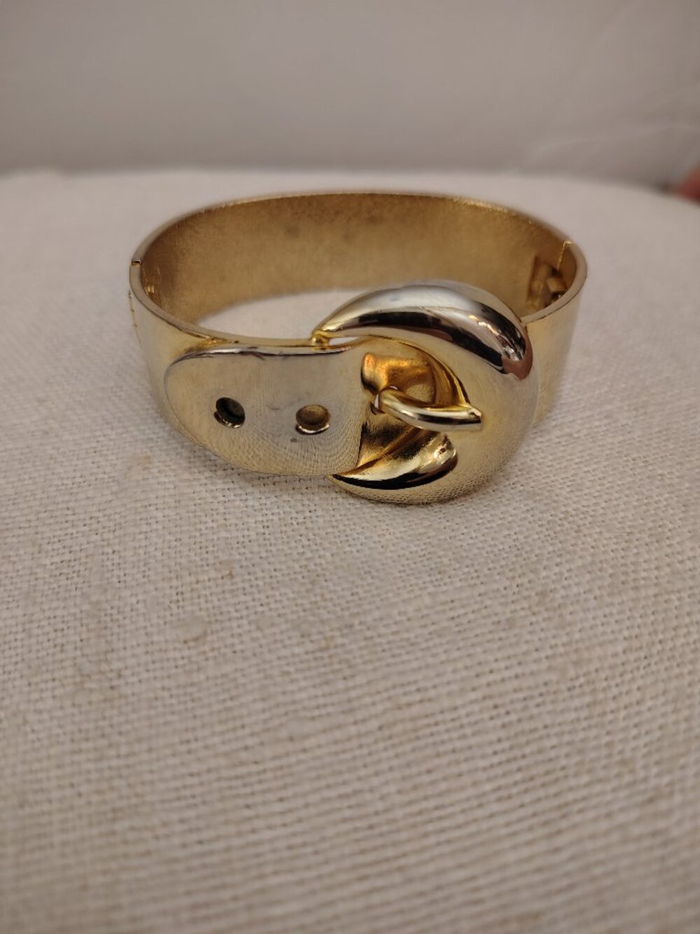 Gold tone Clamper Belt Buckle Design Hinged Bangle Bracelet with push in closure